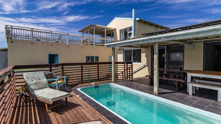 4 Bedroom Property for Sale in Perlemoenbaai Western Cape